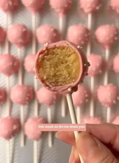 Homemade birthday cake pop imitation inspired by Starbucks